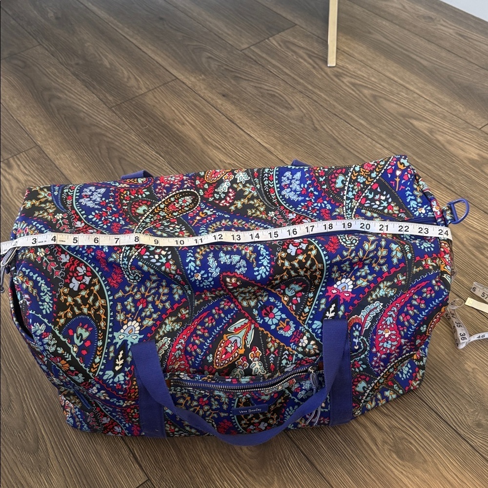 Vera Bradley large travel duffel bag in the Katalina Blues pattern - Picture 8 of 13